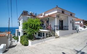 Violetta Apartments